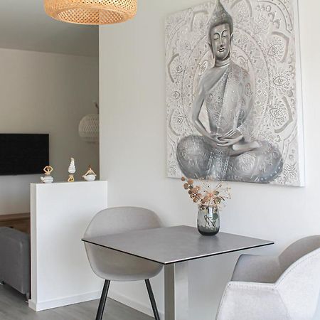 Buddha Apartment - Stadtnah, Balkon, Parkplatz, E-Ladestation Fuer Autos & Fahrraeder, Fitnessstudio Koblenz  Buitenkant foto