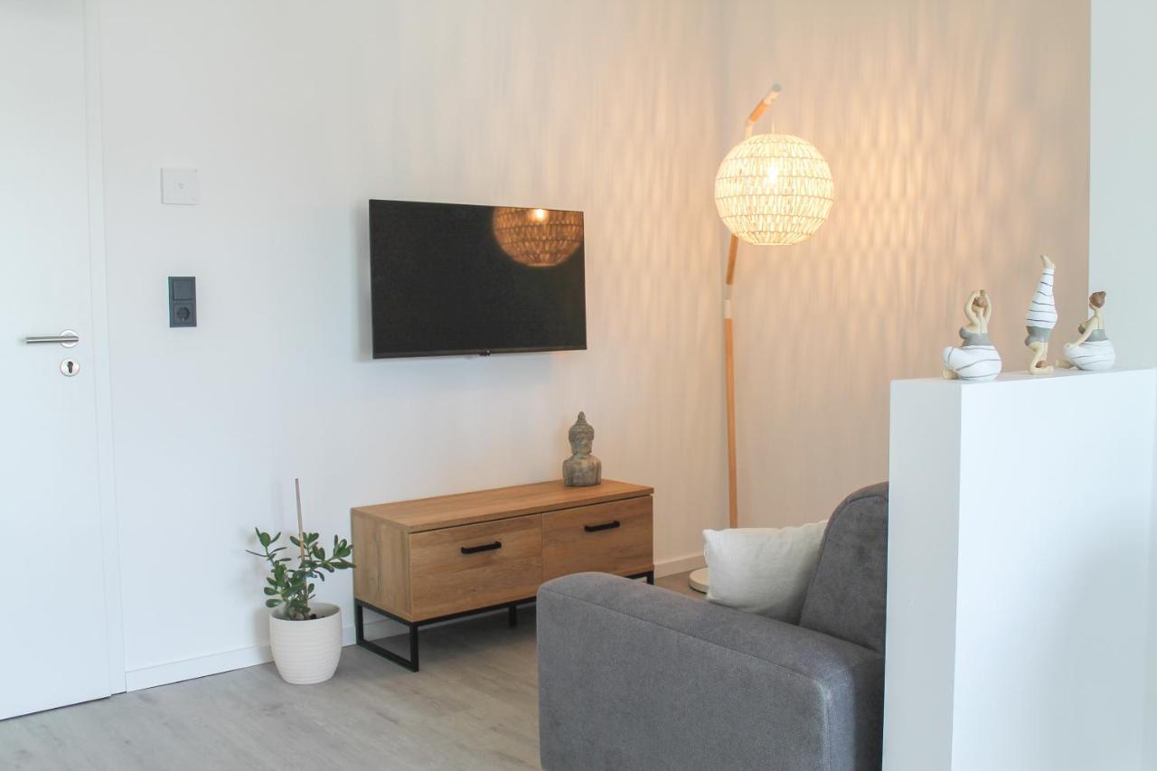 Buddha Apartment - Stadtnah, Balkon, Parkplatz, E-Ladestation Fuer Autos & Fahrraeder, Fitnessstudio Koblenz  Buitenkant foto