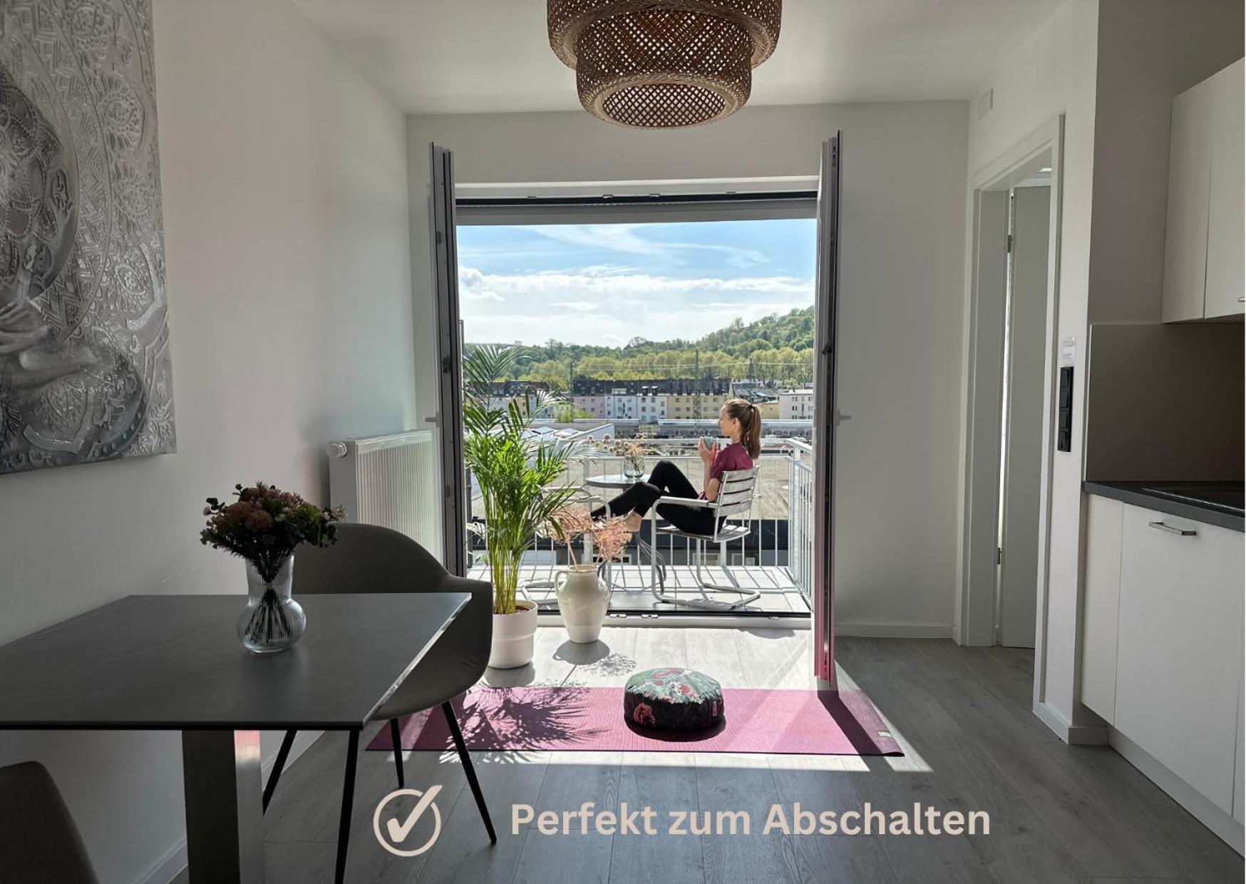 Buddha Apartment - Stadtnah, Balkon, Parkplatz, E-Ladestation Fuer Autos & Fahrraeder, Fitnessstudio Koblenz  Buitenkant foto